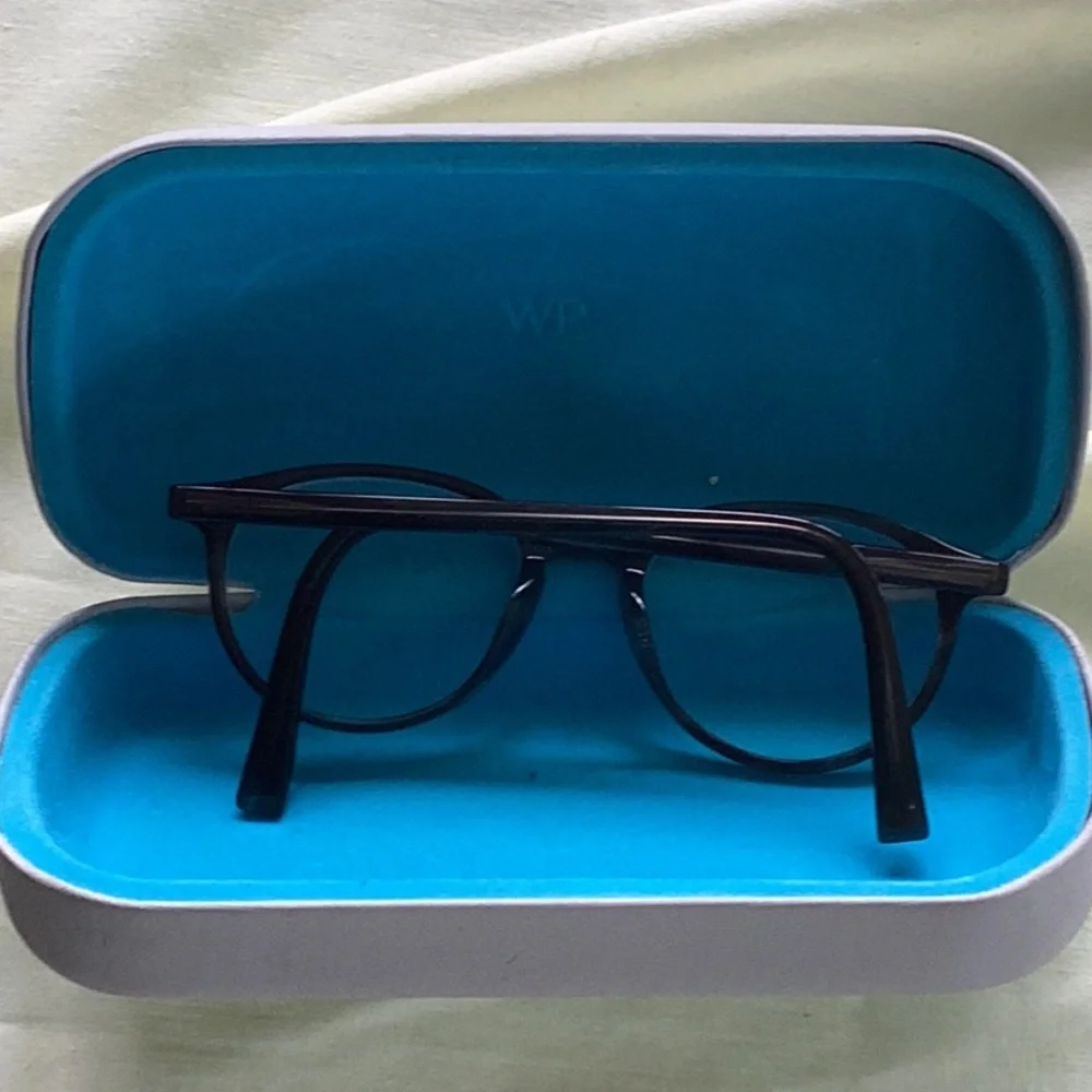 Warby Parker black round